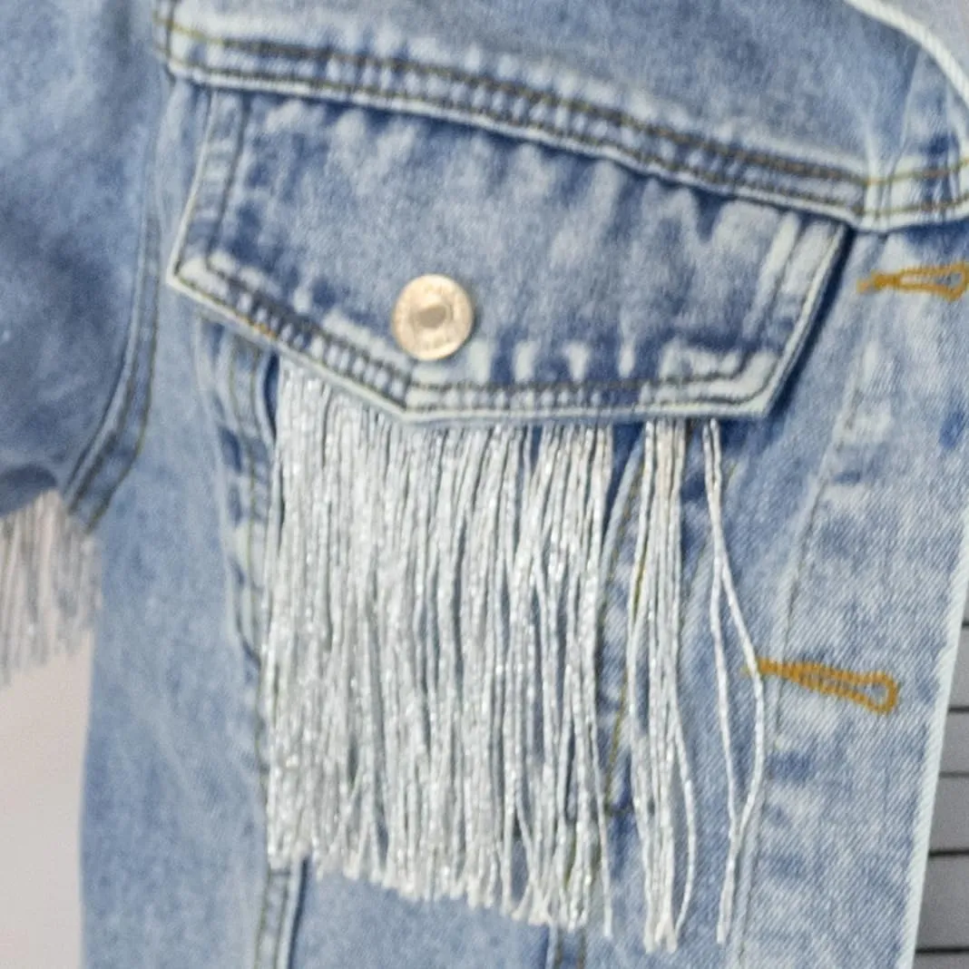 Elegant Fringe Cropped Denim Jacket for Women – Modern Cropped Silhouette & Comfortable Distressed Fabric