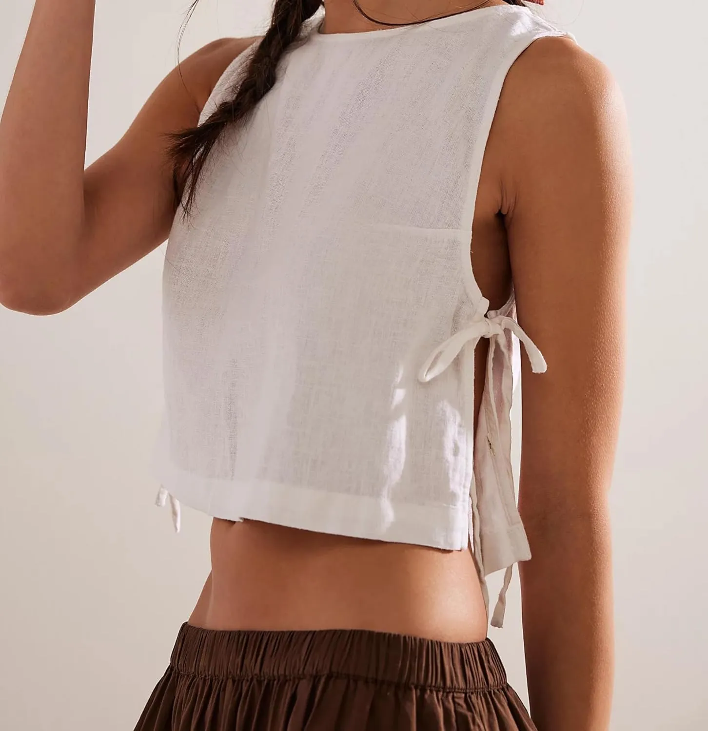 SAFRISIOR Womens Linen Crop Tank Tops 2025 Cotton Summer Sleeveless Shirts Side Split Tie Cute Beach Cropped Vest Tee