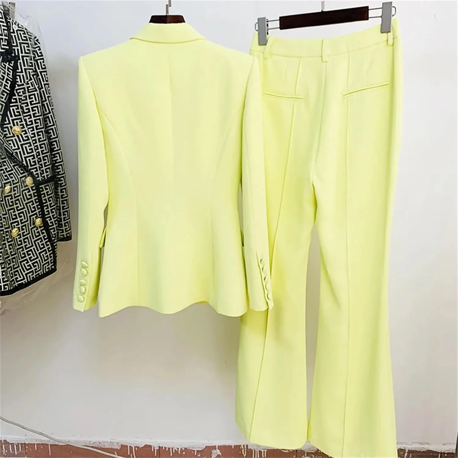 Women's Contrasting Single-Button Slim Suit, Slightly Flared Trousers Modern Simple Workplace Suits