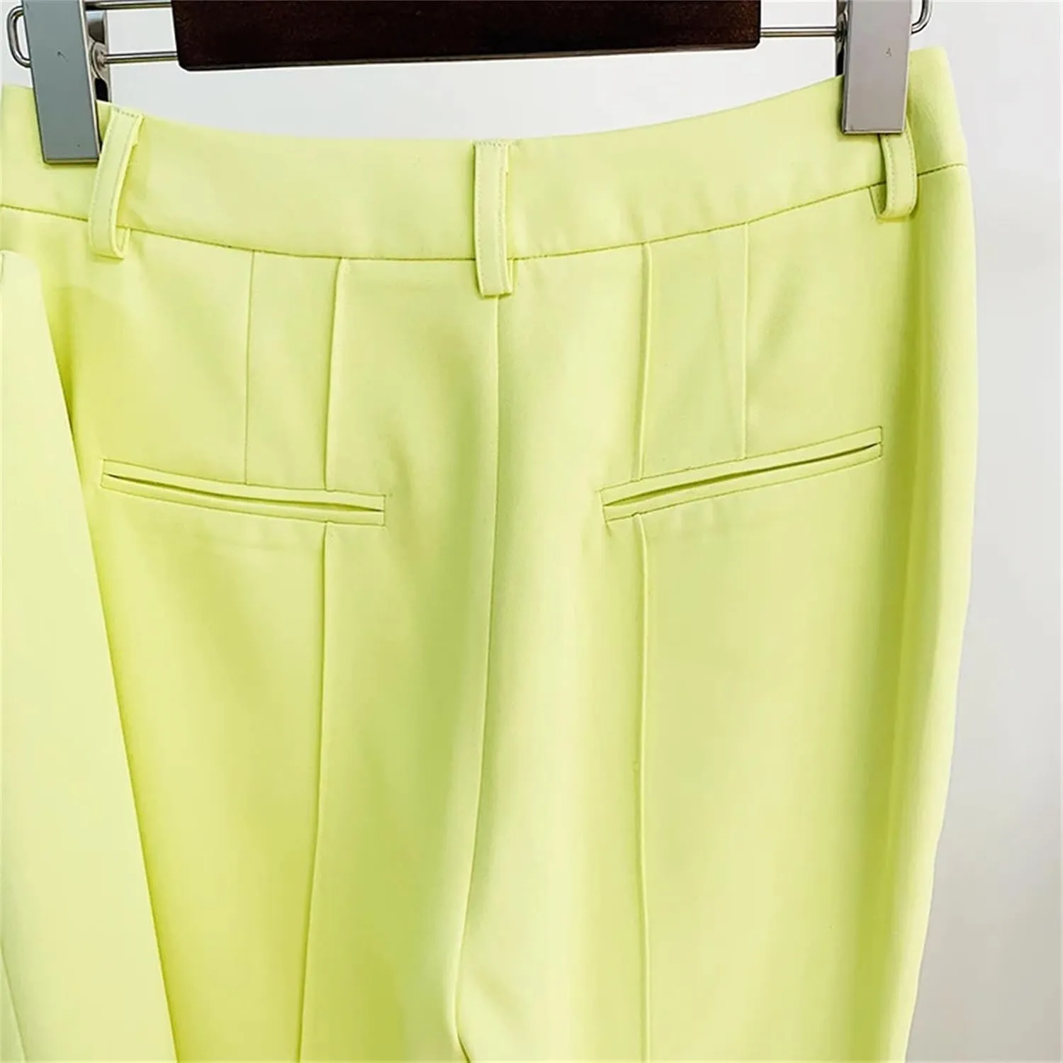 Women's Contrasting Single-Button Slim Suit, Slightly Flared Trousers Modern Simple Workplace Suits